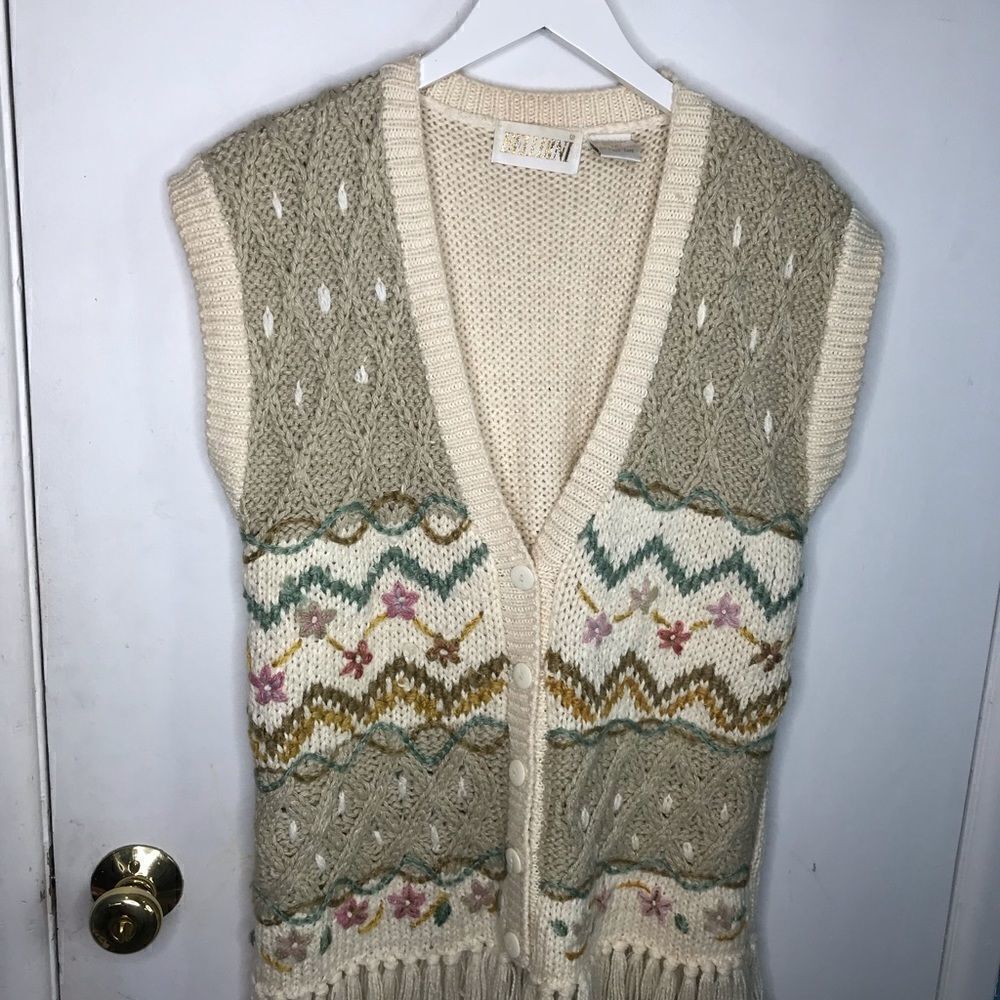 BELLDINI vintage knit button down floral embroidered fringe hem vest